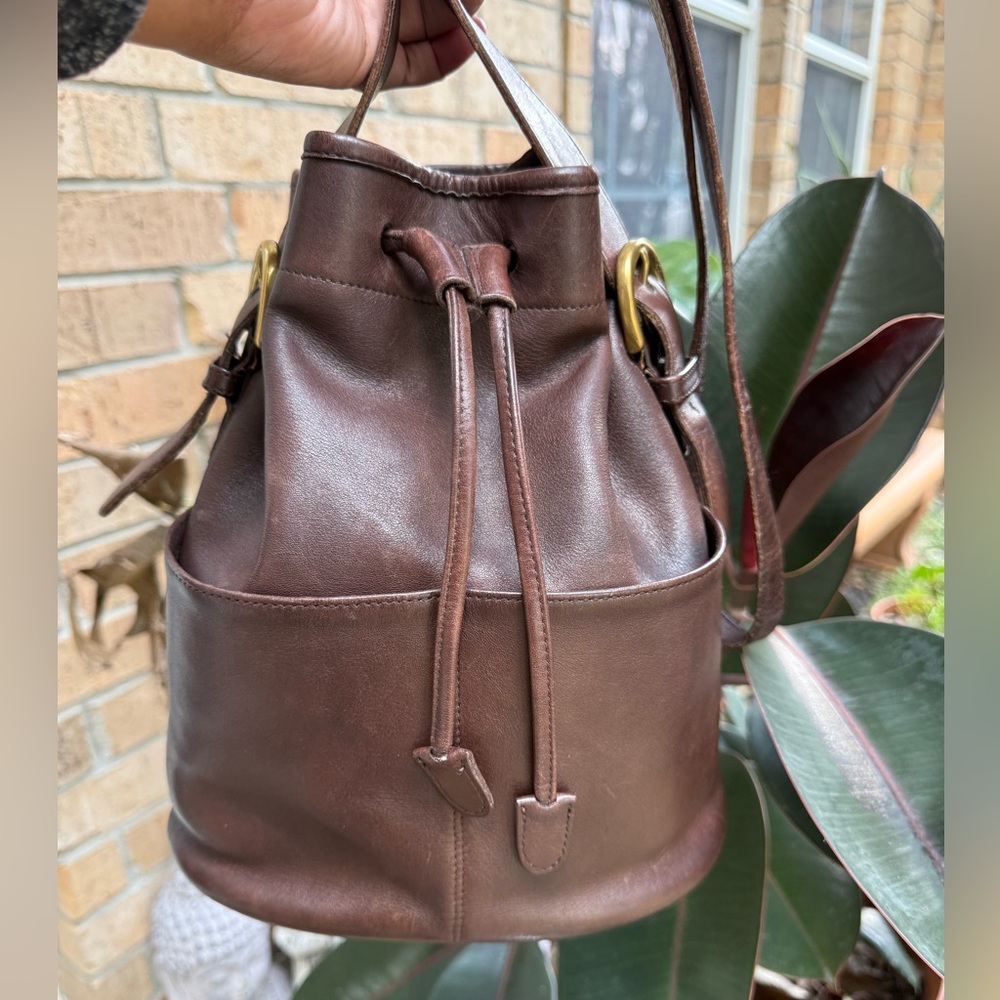 Vintage Coach Thompson 4151